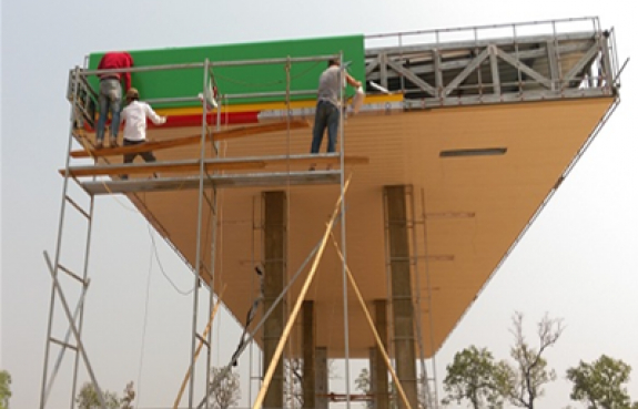 Trạm xăng dầu Lào