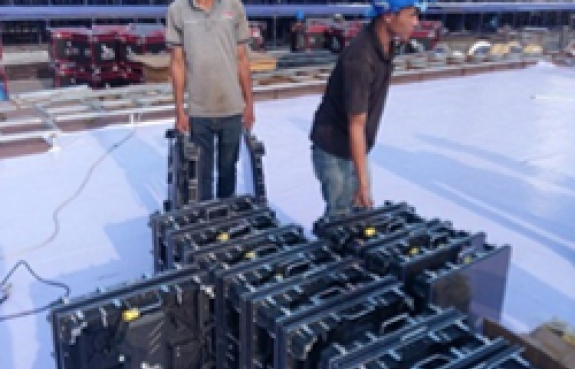 Sân Khấu Pháo Hoa 2018 ( Sân Nền màn hình Led – Ánh Sáng Led)