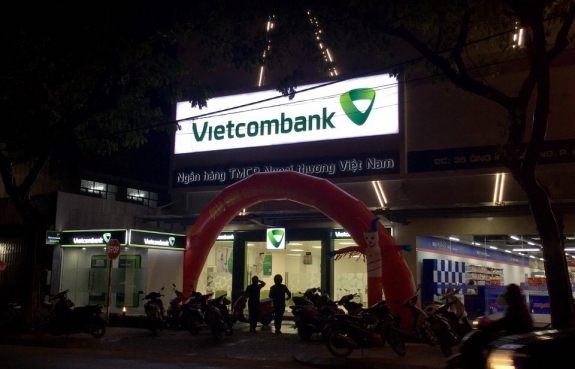 PHÒNG GIAO DỊCH VCB - CẨM LỆ