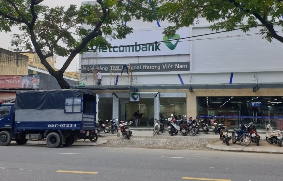 PHÒNG GIAO DỊCH VCB - CẨM LỆ