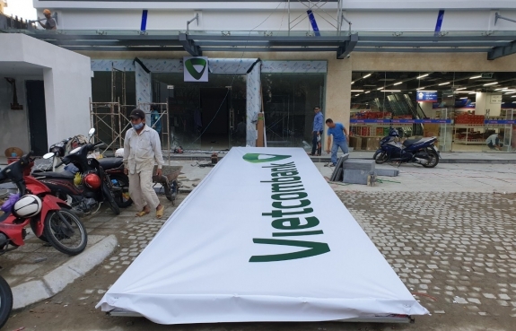 PHÒNG GIAO DỊCH VCB - CẨM LỆ