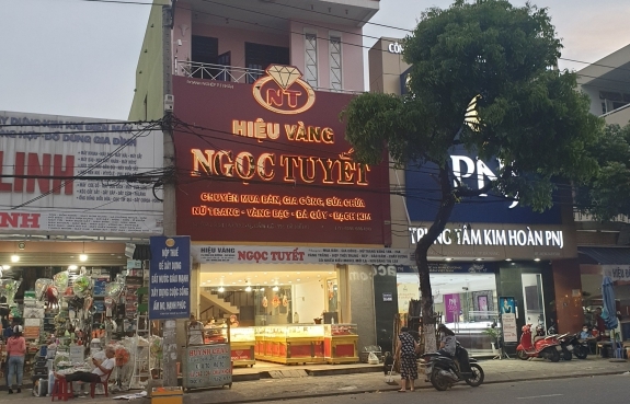Tiệm Vàng Ngọc Tuyết