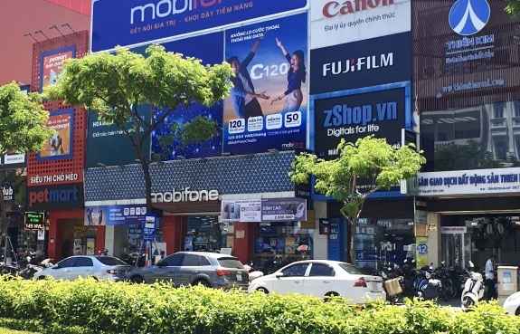 THAY TẤM BIỂN LỚN CÁC CỦA HÀNG MOBIFONE - ĐÀ NẴNG