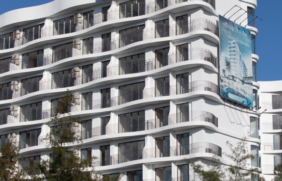WYNDHAM 