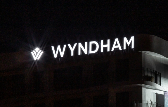 WYNDHAM 