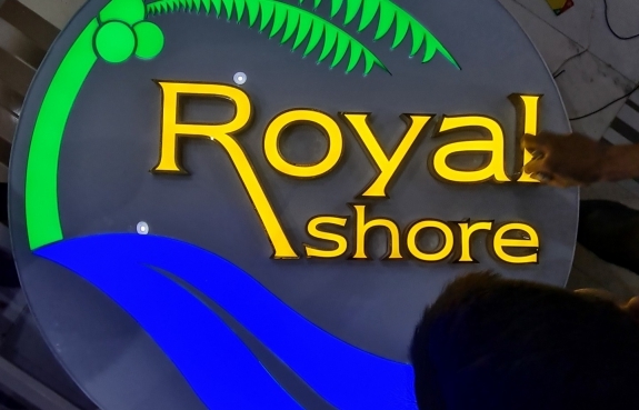 BẢNG TÊN WYNDHAM + HỘP ĐÈN ROLYA  SHORE