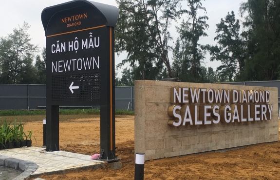 MÁI ĐUA NHÀ MẪU - DỰ ÁN KHU CĂN HỘP CAO CẤP NEW TOWN
