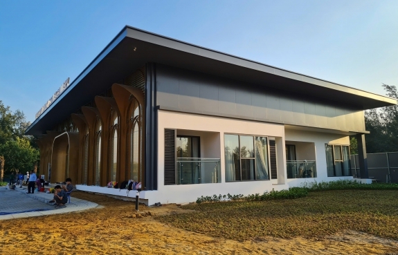 MÁI ĐUA NHÀ MẪU - DỰ ÁN KHU CĂN HỘP CAO CẤP NEW TOWN