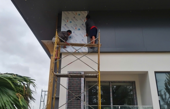 MÁI ĐUA NHÀ MẪU - DỰ ÁN KHU CĂN HỘP CAO CẤP NEW TOWN