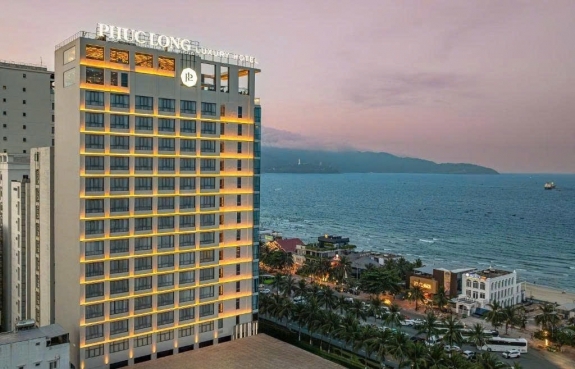 LOGO PHUC LONG LUXURY HOTEL