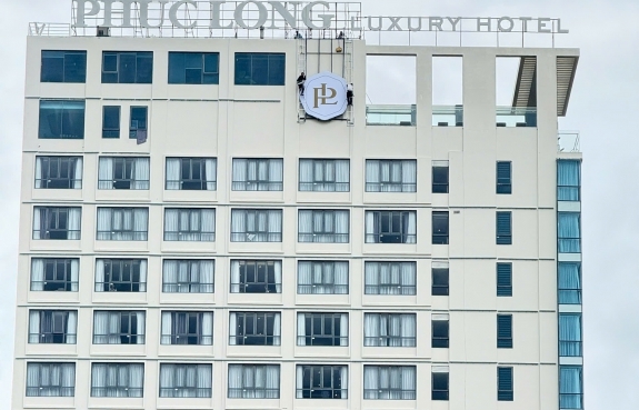 LOGO PHUC LONG LUXURY HOTEL