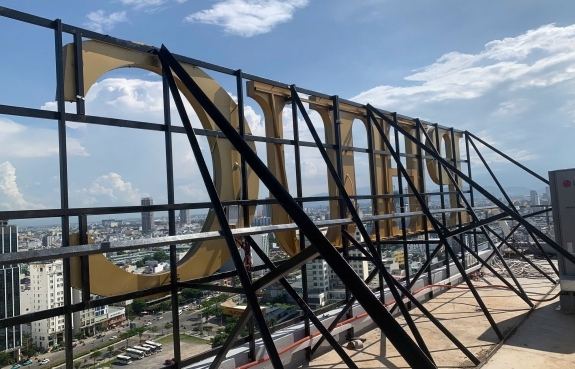 LOGO PHUC LONG LUXURY HOTEL