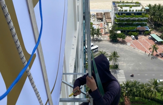 LOGO PHUC LONG LUXURY HOTEL