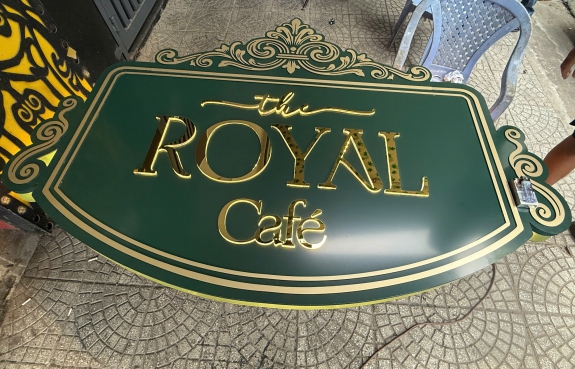 ROYAL CAFE 