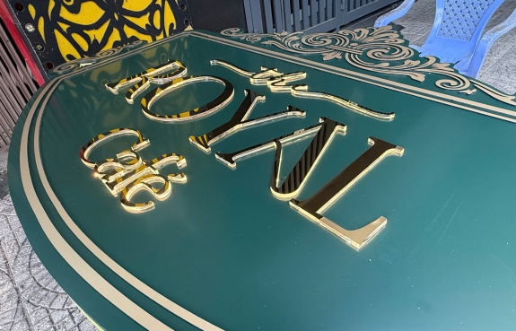 ROYAL CAFE 