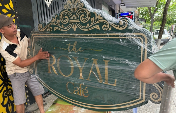 ROYAL CAFE 
